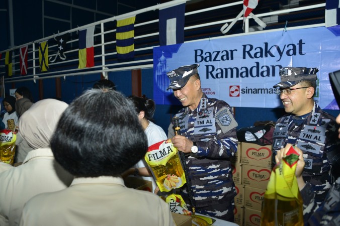 KOLABORASI LINTAS SEKTORAL JELANG IDUL FITRI, KOARMADA RI SALURKAN CSR SINAR MAS GRUP