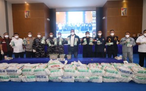 TNI AL Bersama Tim Gabungan Gagalkan Penyelundupan 1,3 Ton Narkotika